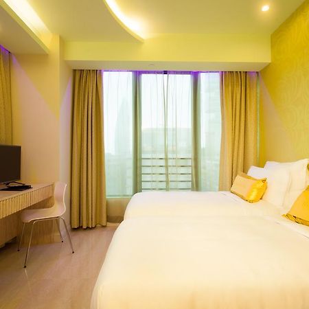 Harbour Bay Hotel Hong Kong Exterior foto